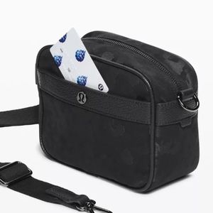 Lululemon now and always crossbody mini
